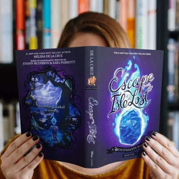 Disney 1& 4 Descendants Escape from the Isle of the Lost Hardcover Set Novels - Picture 2 of 3